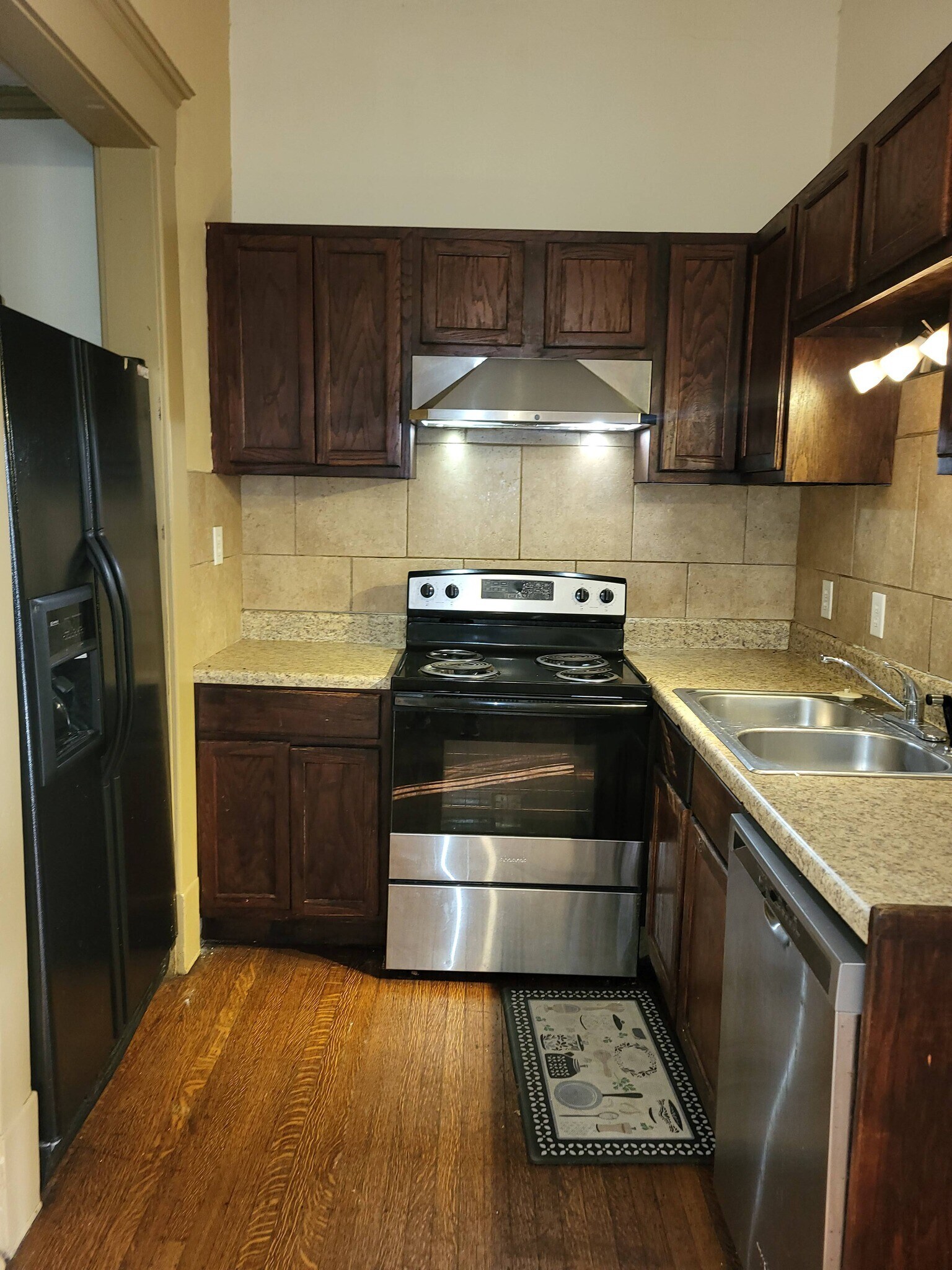 Building Photo - 37 S McLean Blvd