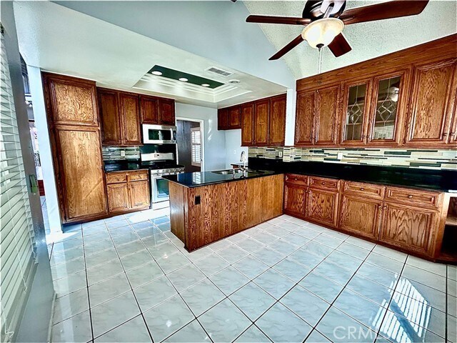 Building Photo - 10 Bluff Point Cir