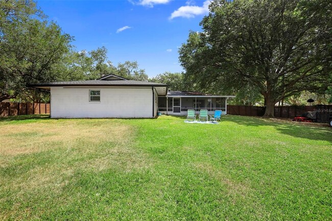 Building Photo - 412 Pinar Dr