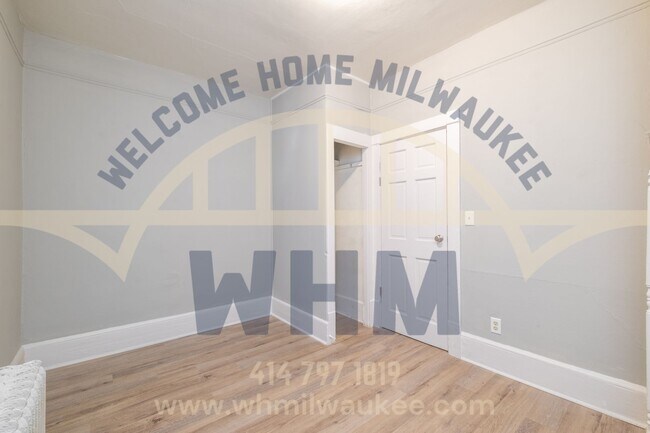 Building Photo - PRICE DROP! Welcome Home to this Charming ...