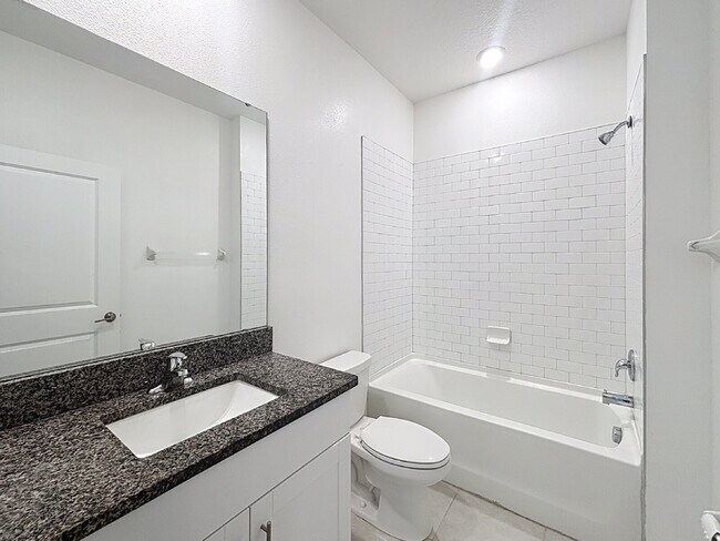 Building Photo - 822 Tennyson Mill Cir