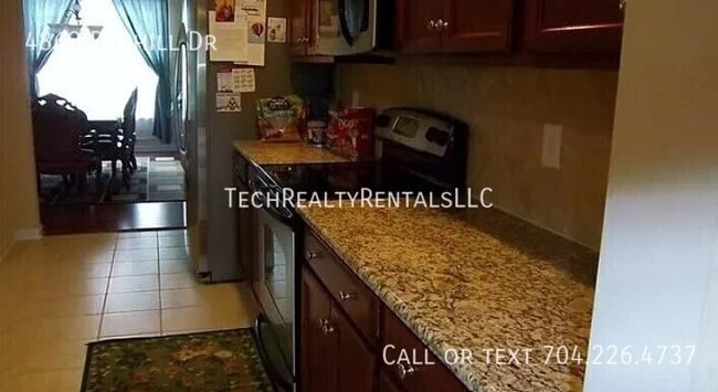 Building Photo - 4862 Benhill Dr