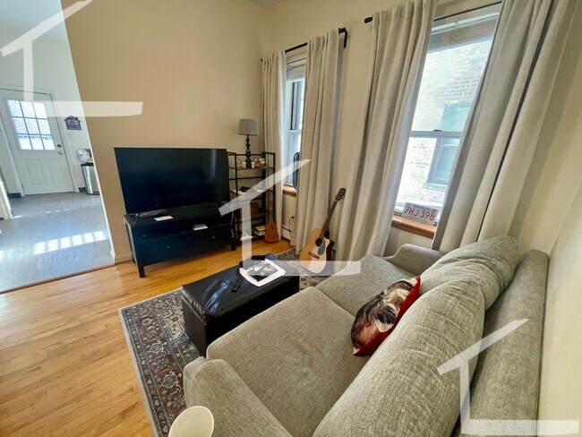 Building Photo - 9/1 Spacious Cleveland Circle area Studio w/balcony!