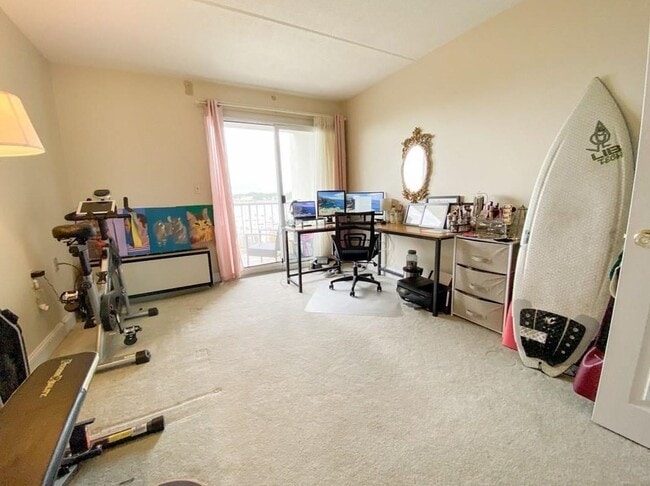 Building Photo - 100 Cove Way