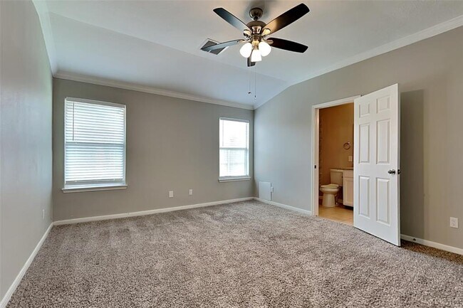 Building Photo - 10835 Barker View Dr