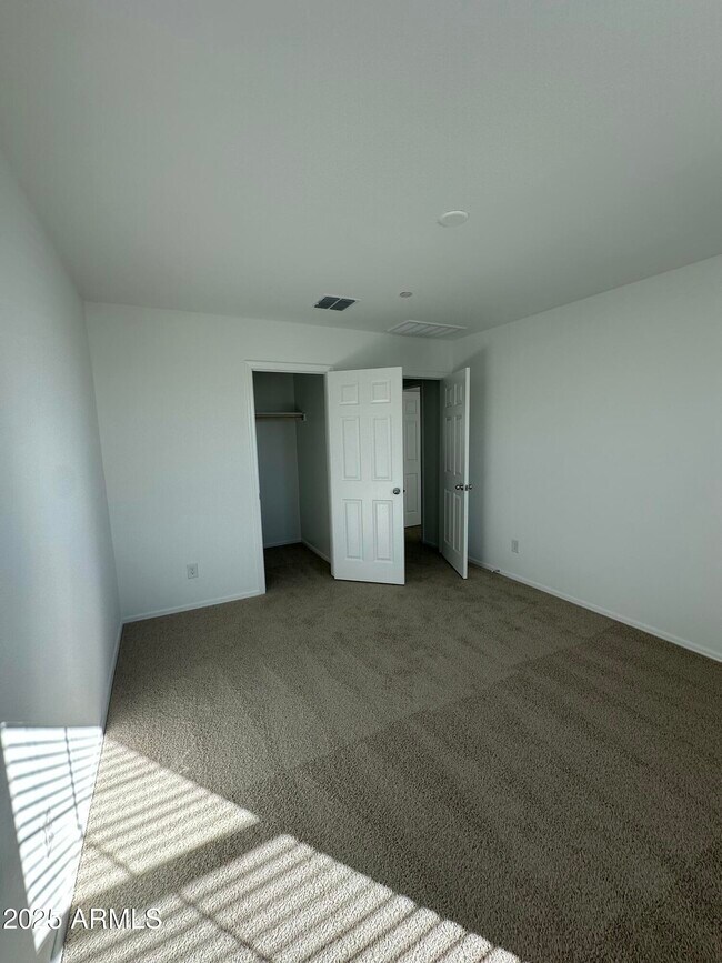 Building Photo - 13330 W Eagle Feather Rd