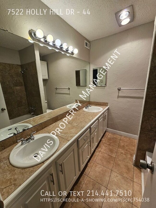 Building Photo - 7522 Holly Hill Dr