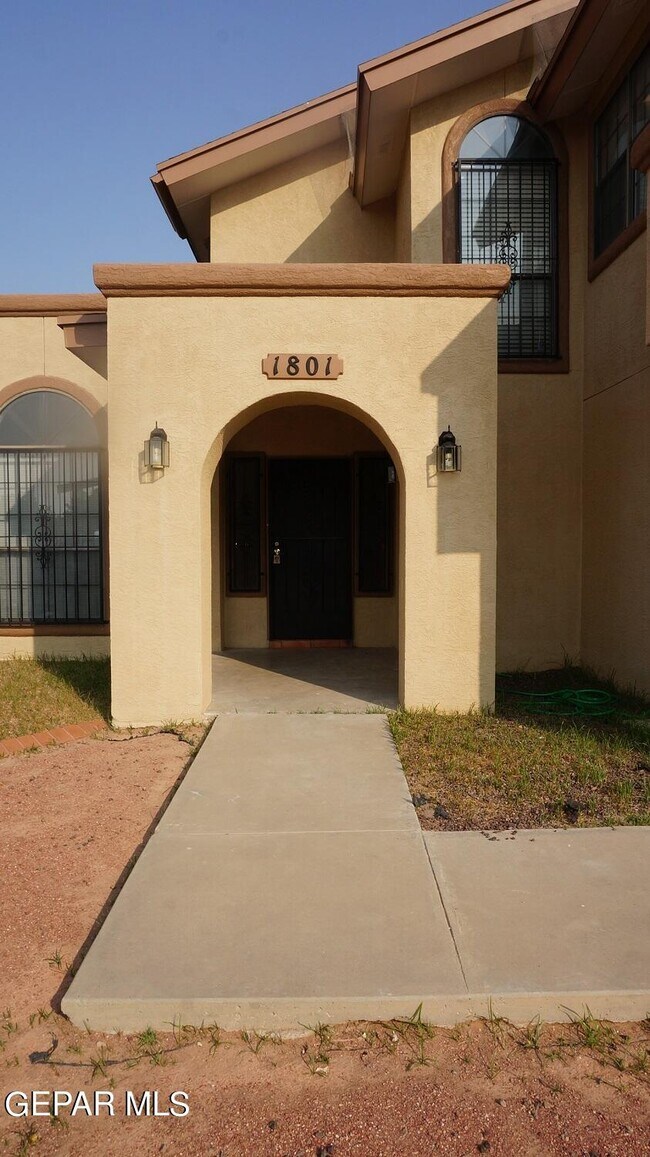 Building Photo - 1801 Garden Gate Way