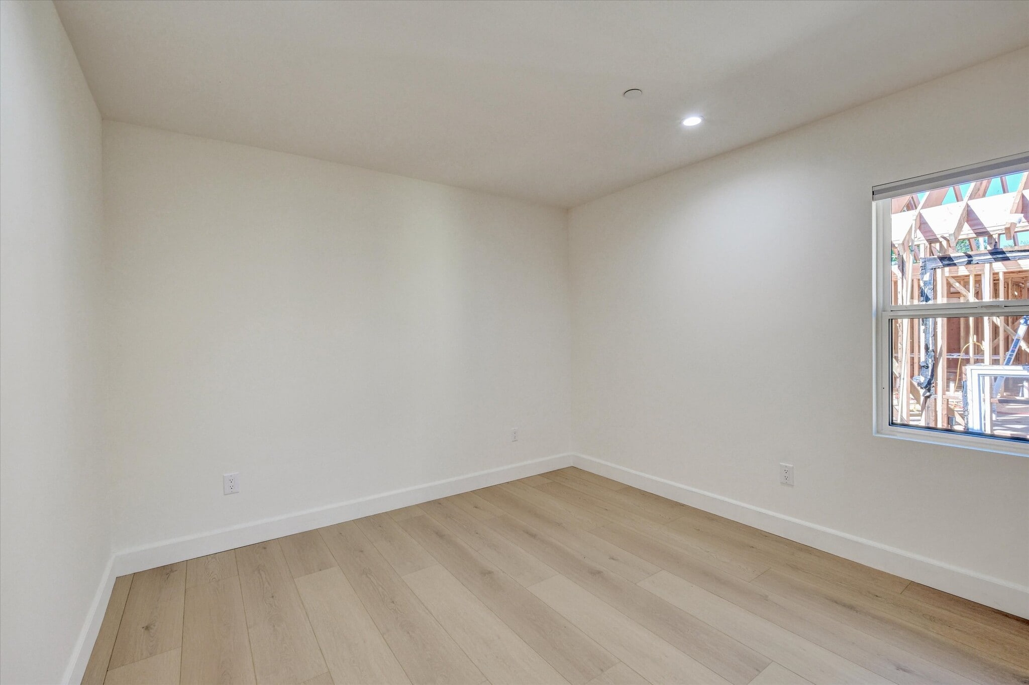 Building Photo - 5348 Thornburn St