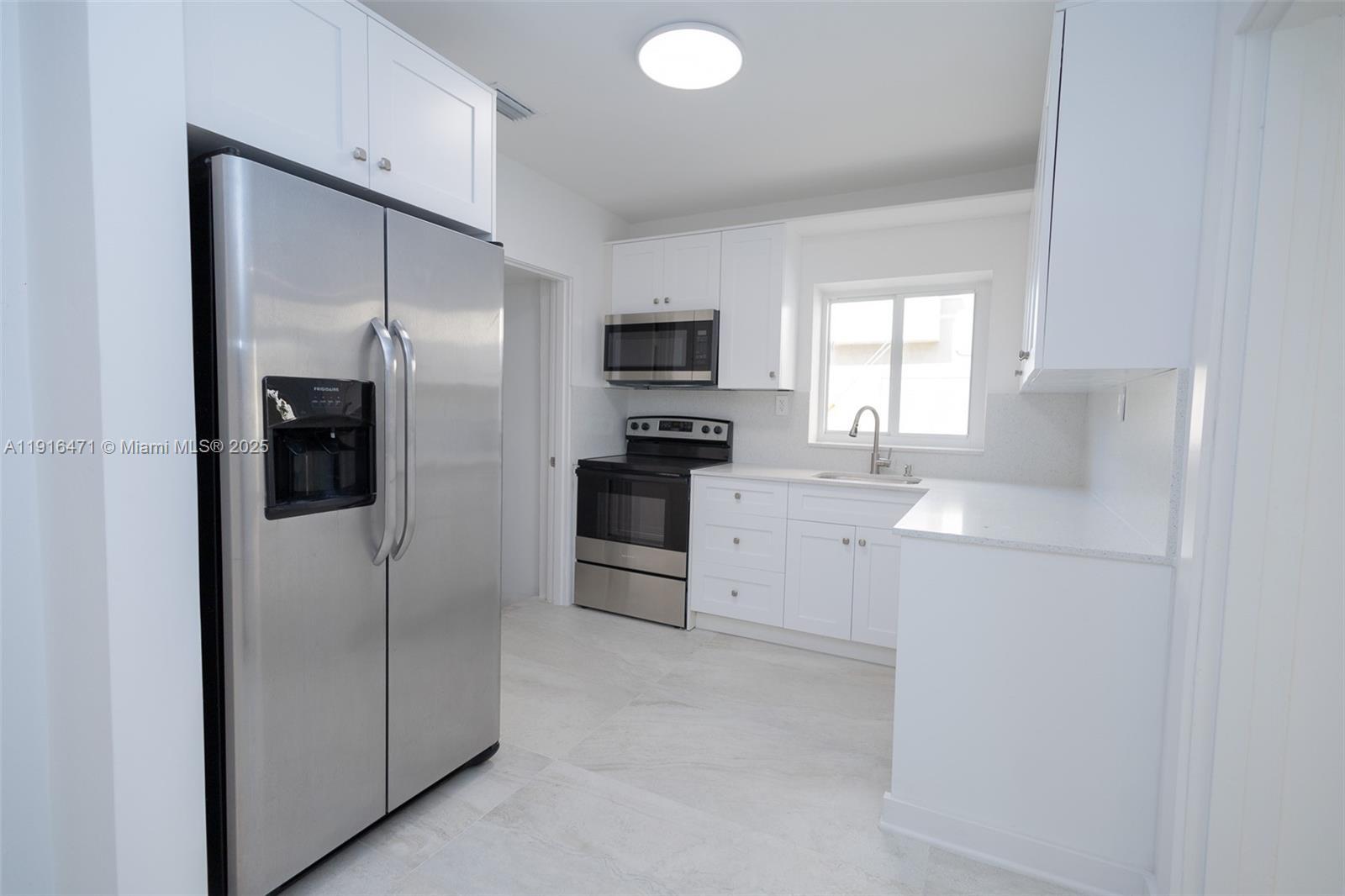 Building Photo - 2675 SW 24th Ter