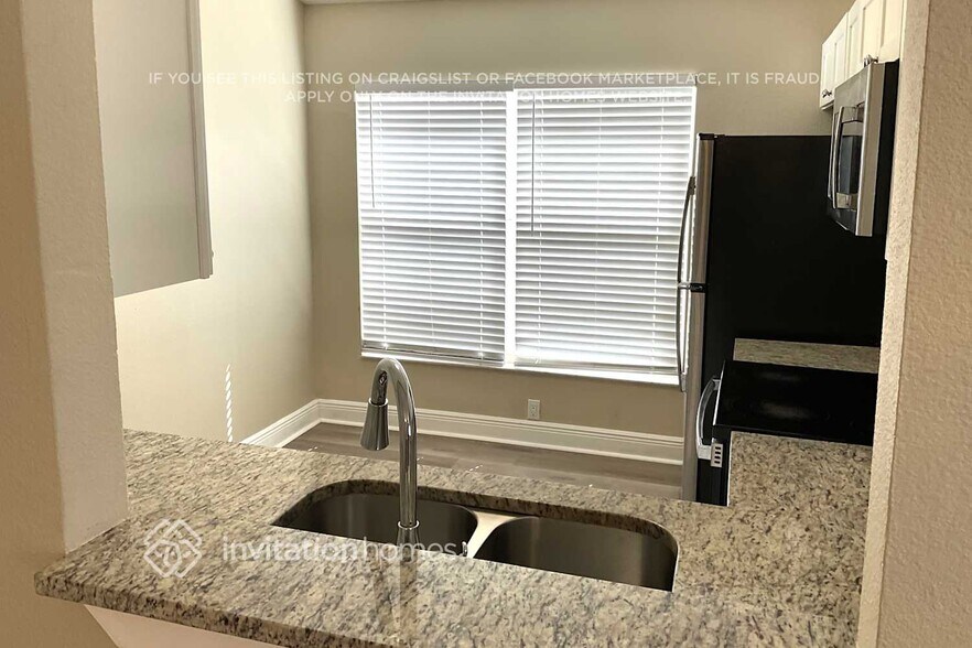 Building Photo - 4919 Aventura Blvd