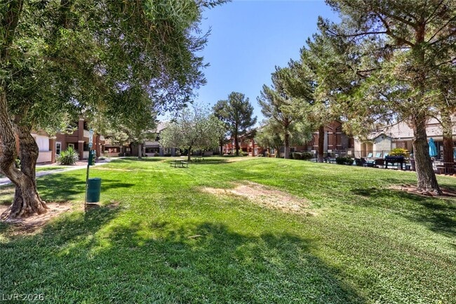 Building Photo - 555 E Silverado Ranch Blvd