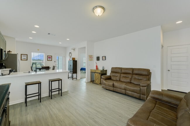 Building Photo - 6802 Tiznow Ln