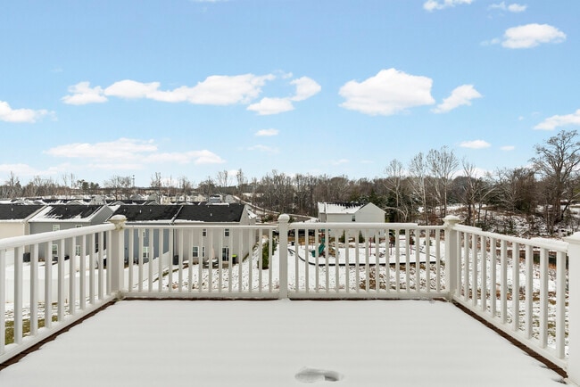 Building Photo - 161 Robinia Rd