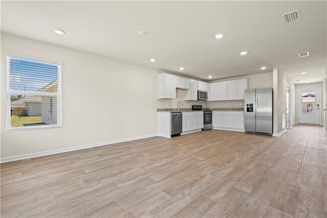 Building Photo - 1172 Sweet Laurel St