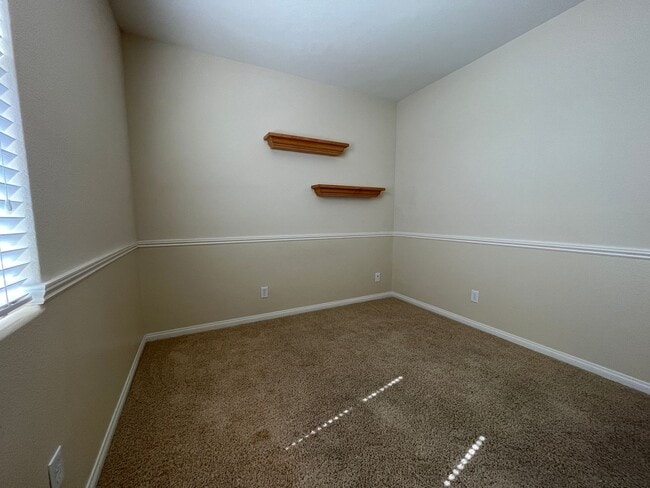 Building Photo - 2 BED / 2 BA - ALL APPLIANCES - COMMUNITY ...