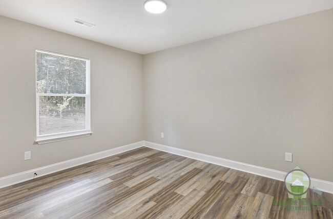Building Photo - 127 Lyman Lodge Rd