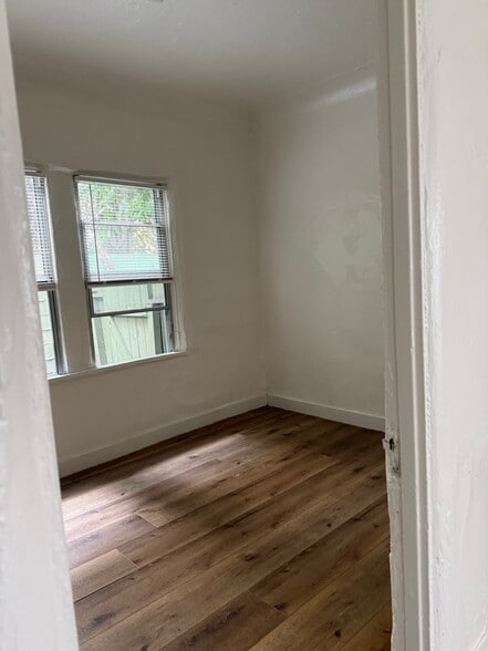 Building Photo - 808 2/5-805 N Poinsettia Pl