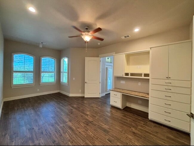 Building Photo - 112 Tuscan Dr
