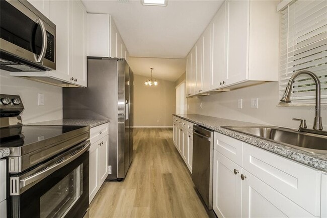 Building Photo - 3210 Shingler Terrace