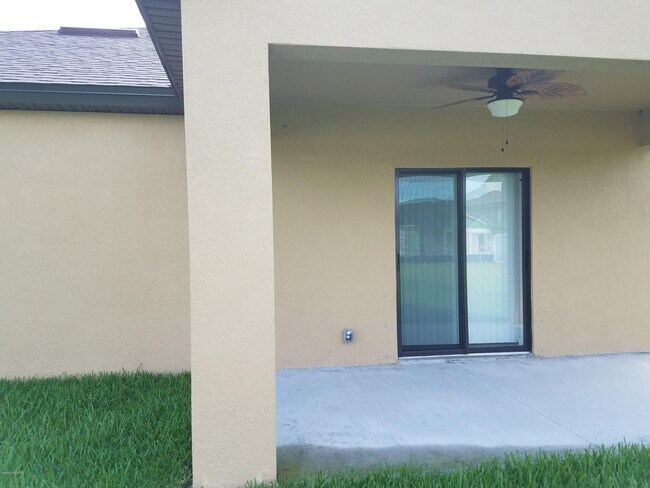 Building Photo - 1536 Fuji Dr
