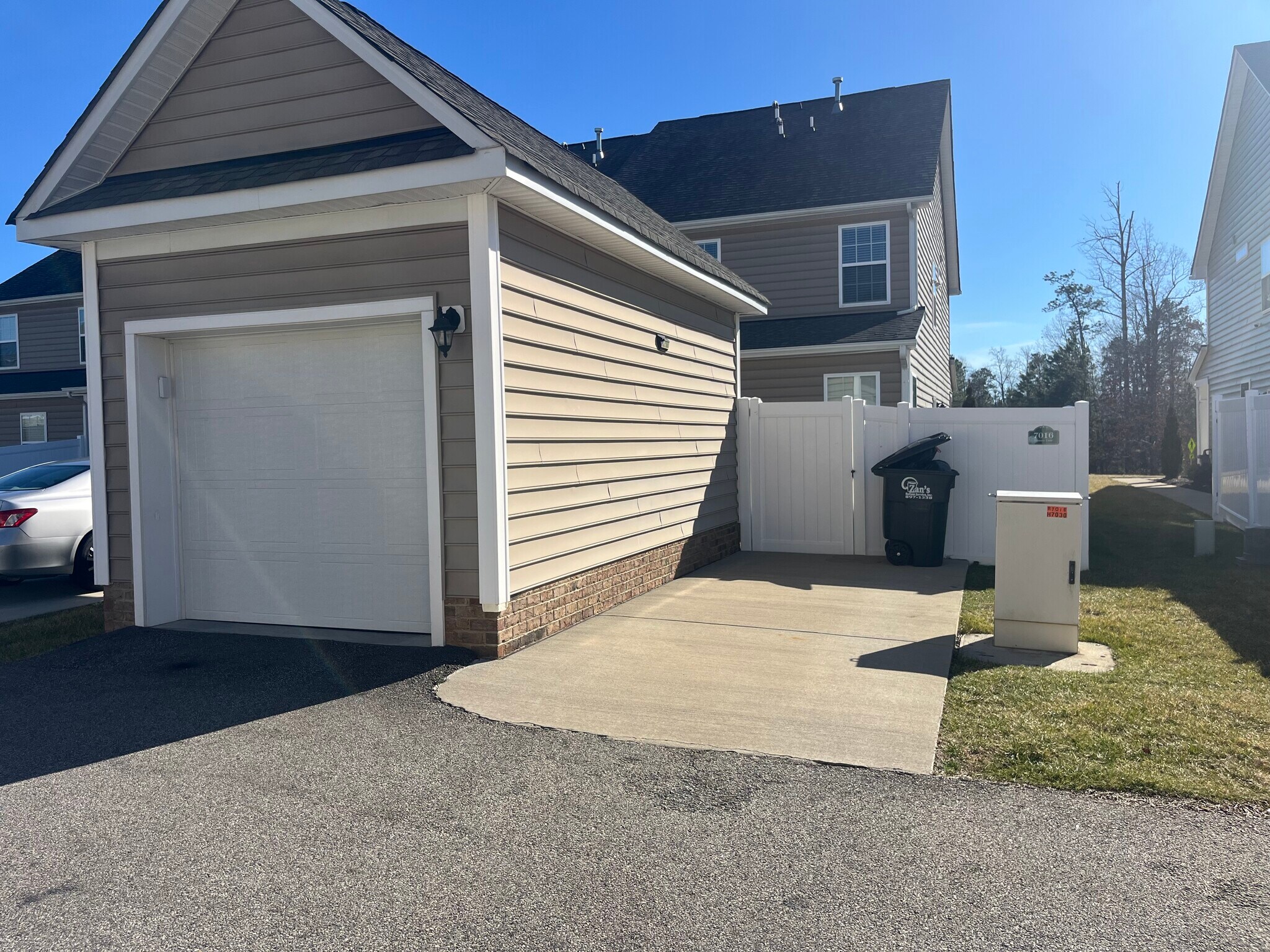 Building Photo - 7016 Hawser Ln