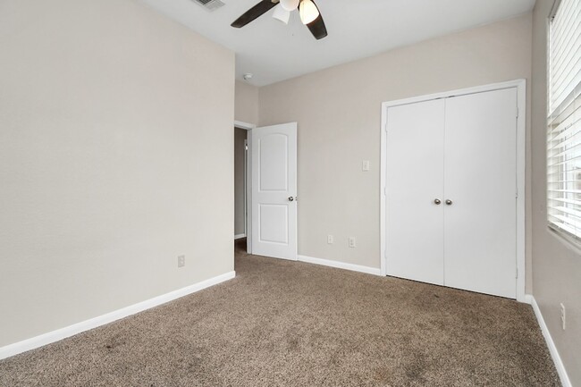 Building Photo - 8706 Beviamo St