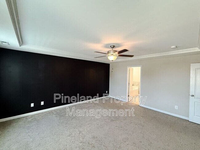 Building Photo - 147 Stafford Ave