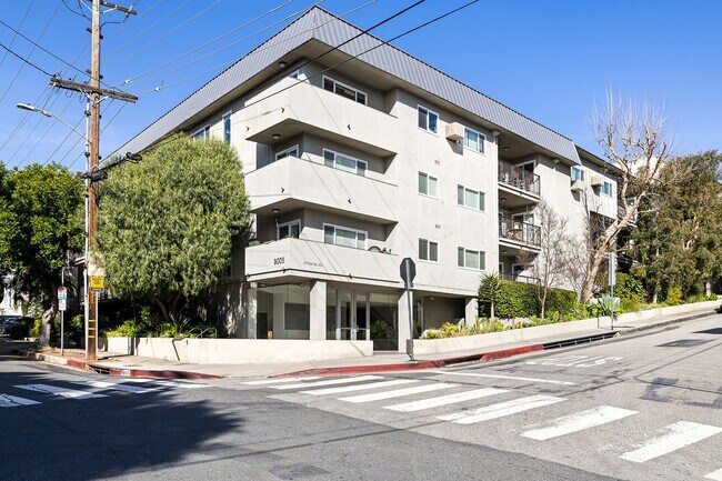 Building Photo - Available after 6/20 - Newly Renovated Cod...