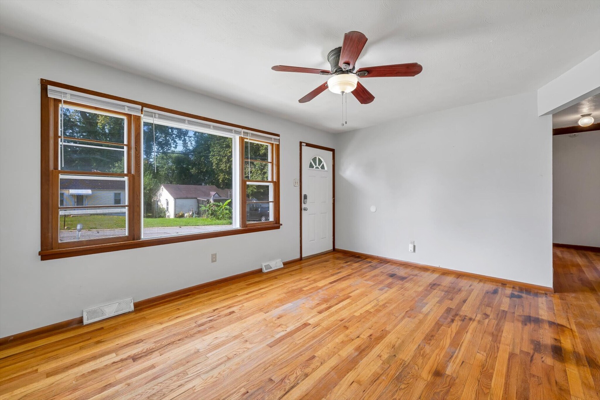 Building Photo - 243 Reasor Dr