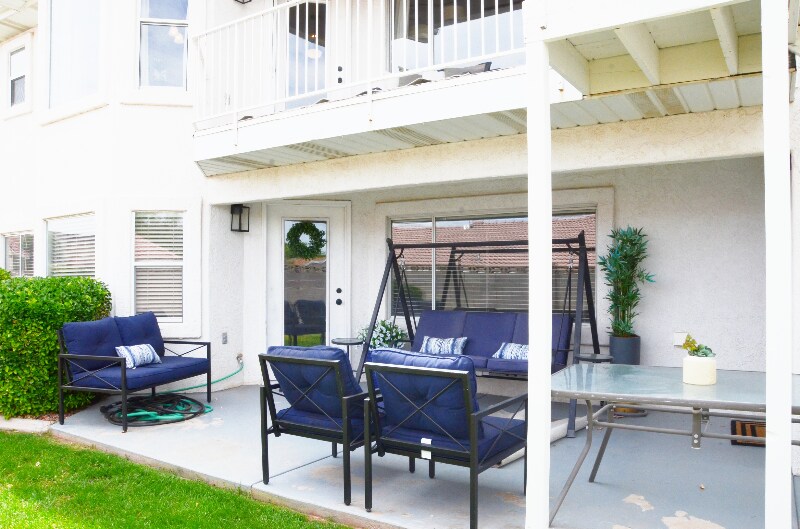 Building Photo - 1087 E Fort Pierce Dr