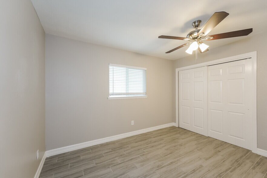 Building Photo - 15411 La Loma Dr