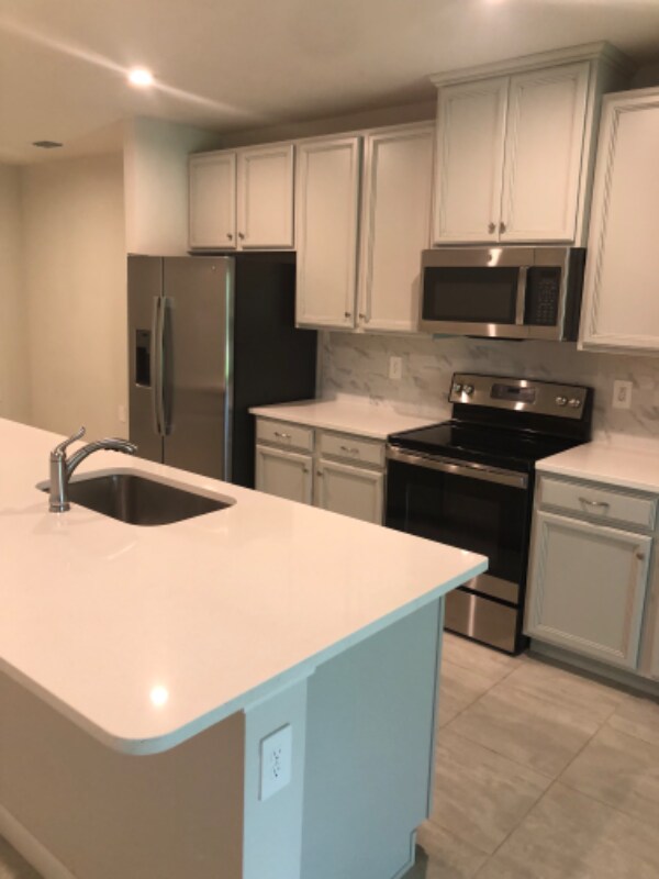 Building Photo - 1820 West Palms Drive