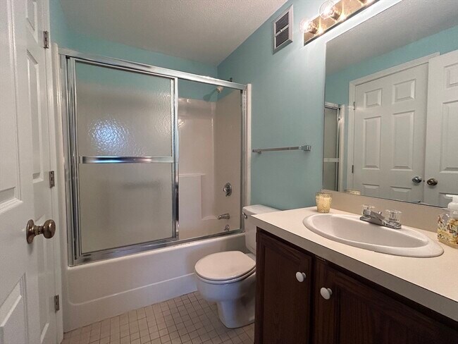 Building Photo - 60 Rantoul St