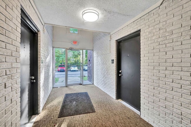 Building Photo - 4302 Batavia Meadows Dr