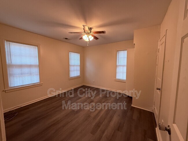 Building Photo - 2668 Browning Ave