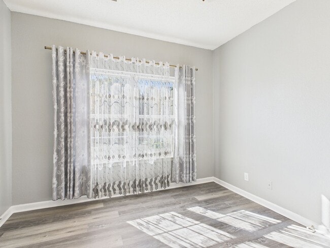 Building Photo - 801 Brassie Ln