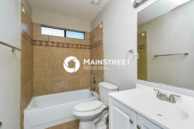 Building Photo - 3 Bedroom Pet-Friendly Home in TUCSON, AZ with Main Street Renewal