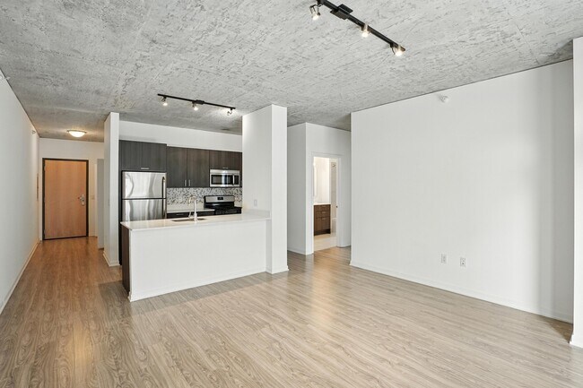 Building Photo - 1343 S Wabash Ave