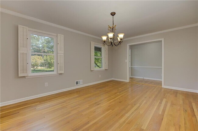 Building Photo - 1837 Chancery Ln