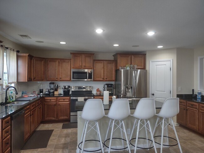 Building Photo - Great Four Bedroom Home in Elgin, SC!