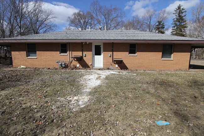 Building Photo - 1618 E Hendryx Pl