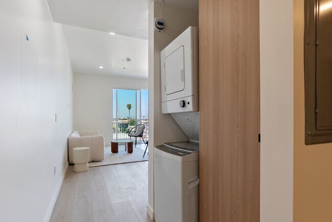 Building Photo - BRAND NEW CONSTRUCTION - Move-In Special 8...