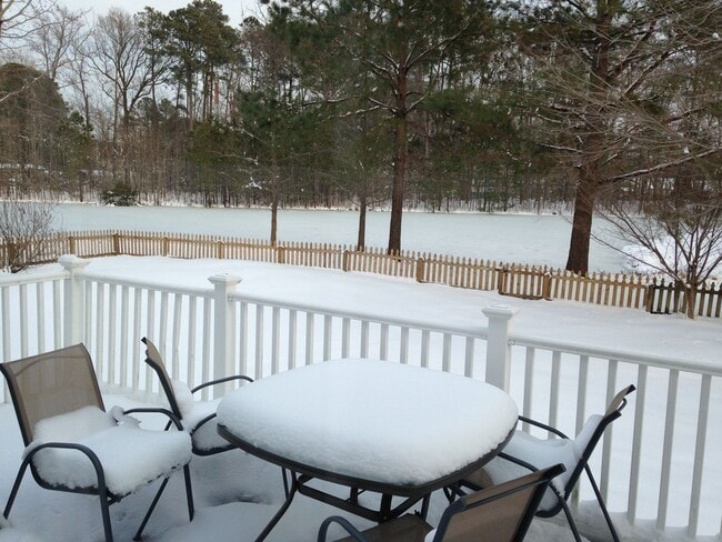 Building Photo - 110 Bugle Ct