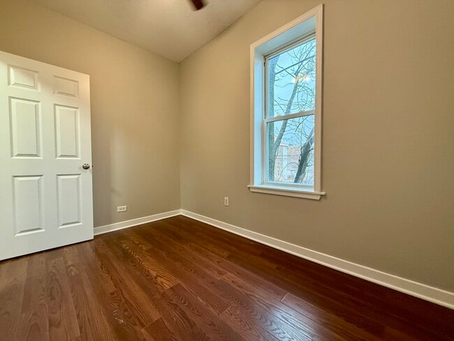 Building Photo - 3402 S Lituanica Ave