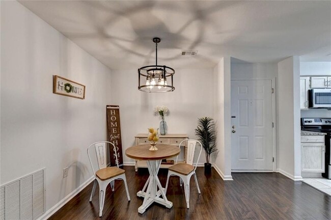 Building Photo - 2 Bedroom 2 Bath in Buckhead