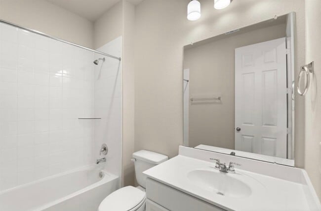 Building Photo - 2912 Clf Rdg Ln