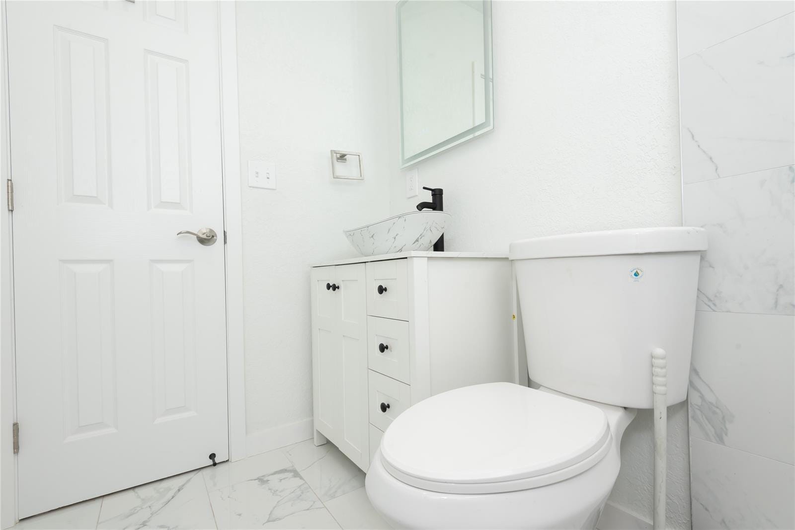 Building Photo - 713 SW 4th Ct