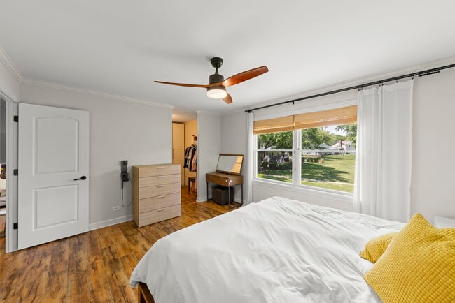 Building Photo - 215 Longridge Ct