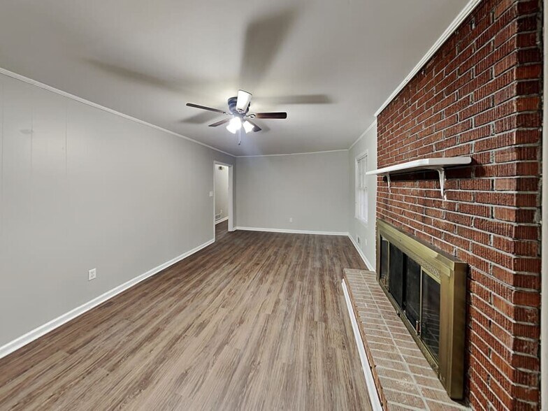 Building Photo - 3660 Scarlet Dr